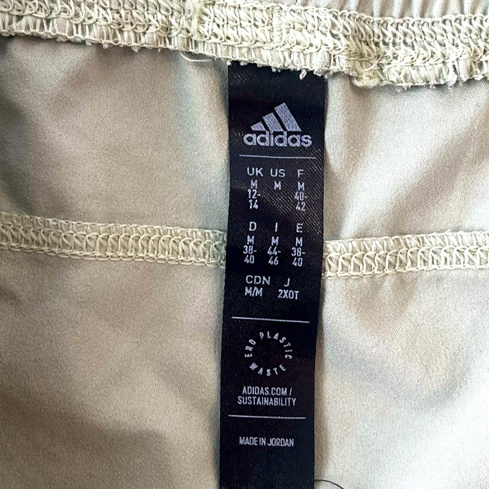 Adidas Women Shorts Medium Green Lightweight Athletic Sporty Lounge - Picture 5 of 5